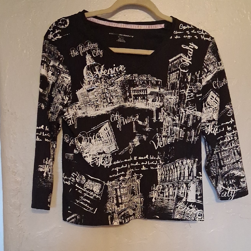 Black and White Graphic Print Women's Top
